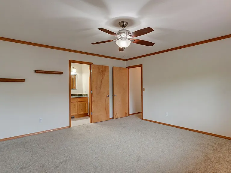 1730 NW Almond Loop — Photo 14