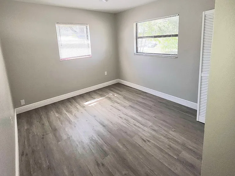 4415 Coleridge Ave — Photo 12