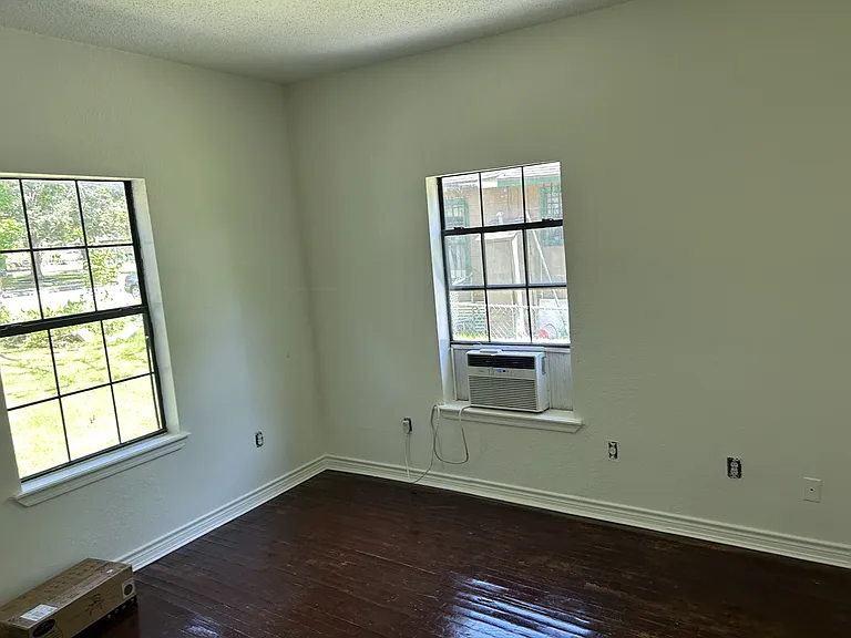 1009 N Valderas St — Photo 10