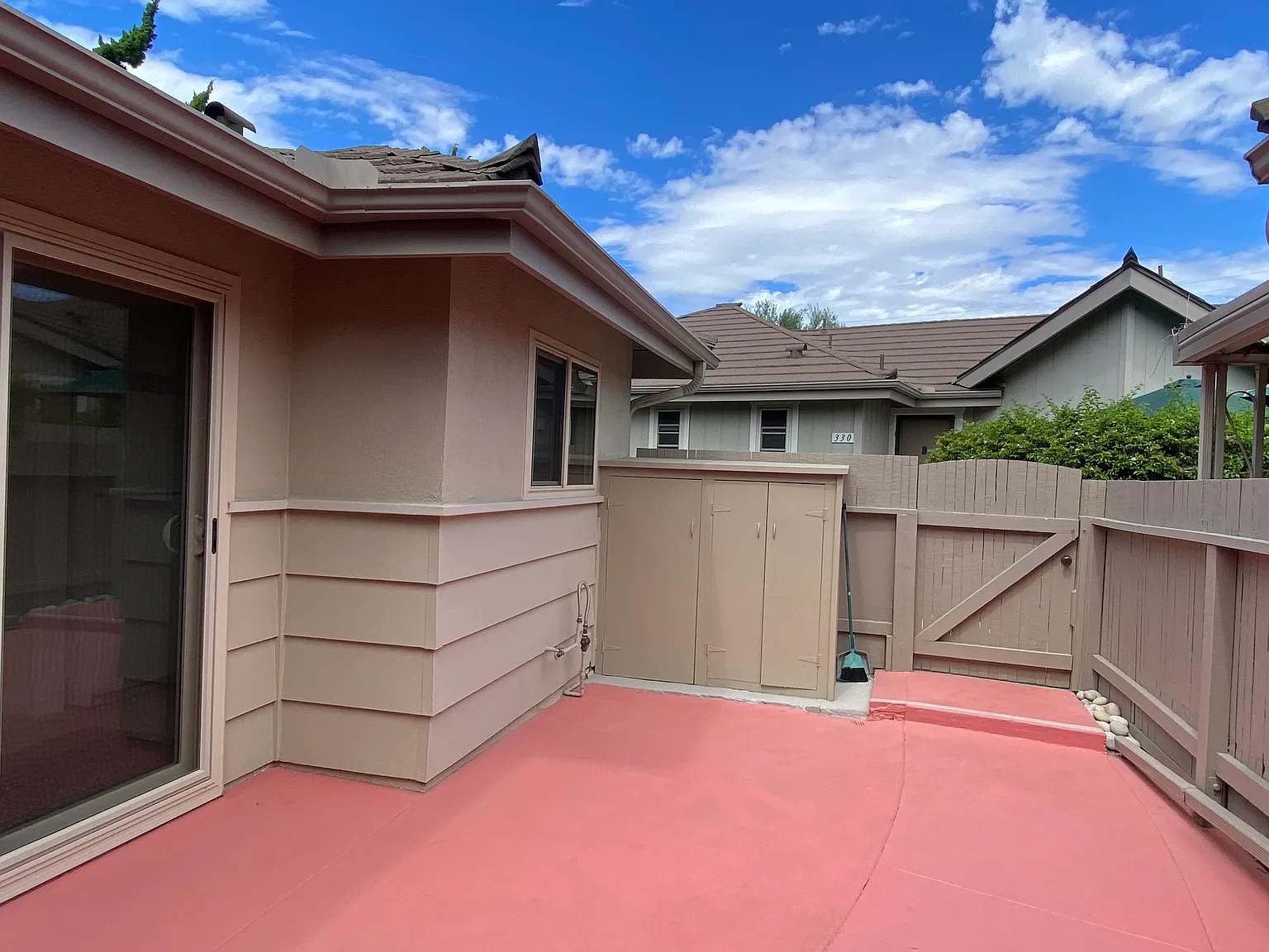 2 bed, 1.5 bath, 1026 sqft, $3,750 — Photo 2