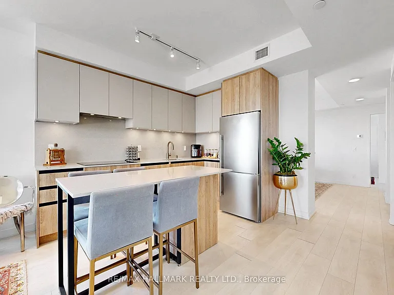 8 Beverley Glen Blvd #1101 — Photo 8
