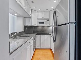 209 Newbury St #5, Boston, MA 02116