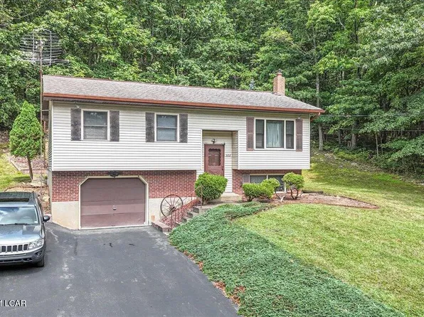 368 Hudson Dr, Weatherly, PA 18255