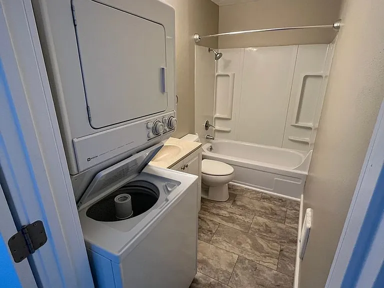 502 NE 78th Ave — Photo 13