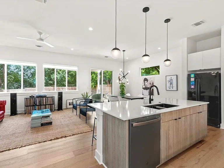 1404 E M Franklin Ave #1 — Photo 5