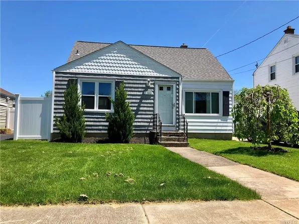 1283 92nd St, Niagara Falls, NY 14304