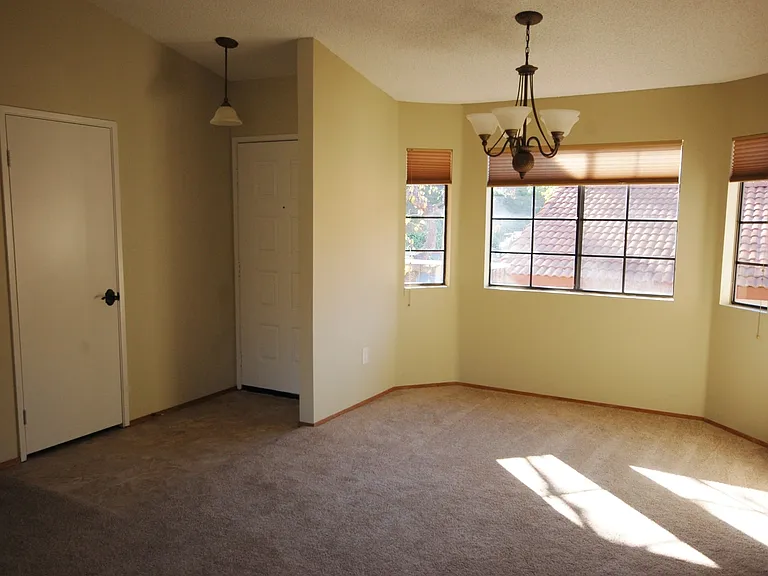 2824 Winthrop Ave — Photo 9