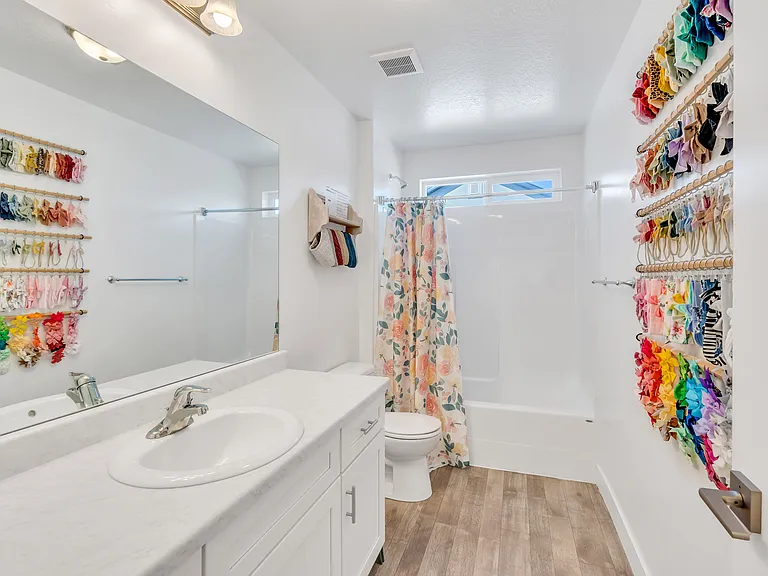 1557 W Stone Gate Dr — Photo 16