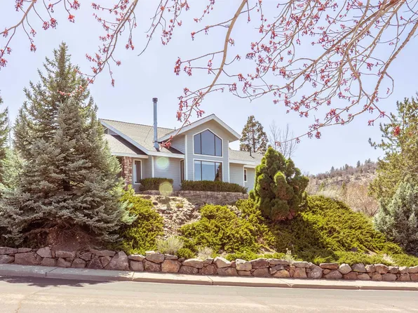 40 Brookwood Dr, Susanville, CA 96130