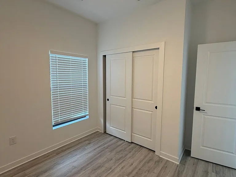 1117 Abrams Blvd — Photo 33