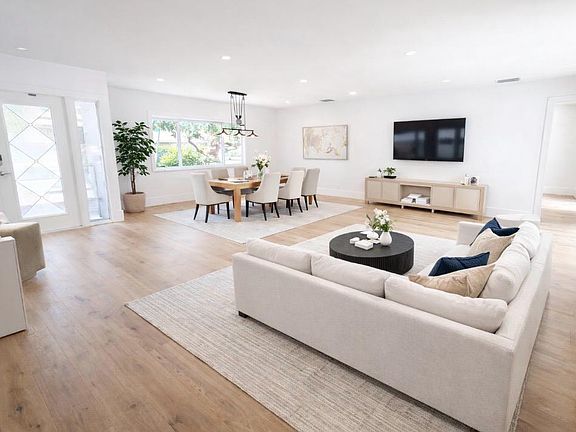 4th image of 784 Dover St