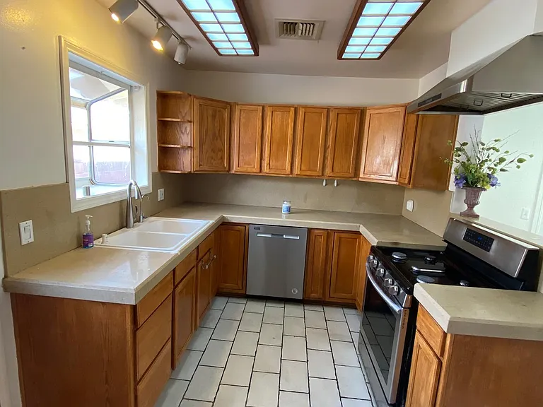 3115 W Olinda Ln — Photo 19
