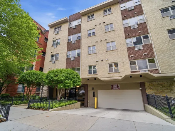 420 W Aldine Ave APT 222, Chicago, IL 60657