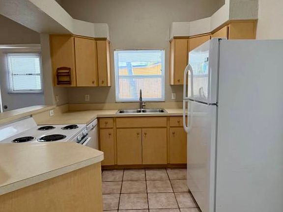 4th image of 217 Elizabeth Ave