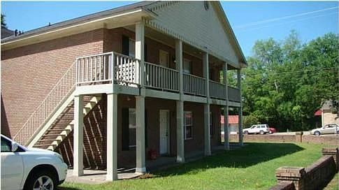 3rd image of 1813 Hackberry Ln APT 4