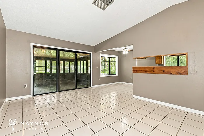 3 bed, 2.0 bath, 1252 sqft, $1,645 — Photo 4