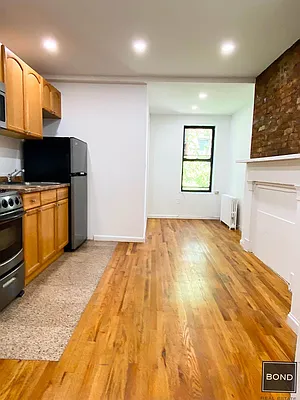Rented by Bond New York | media 6