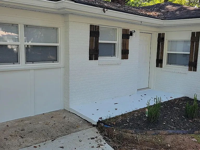 510 Hilderbrand Dr — Photo 4
