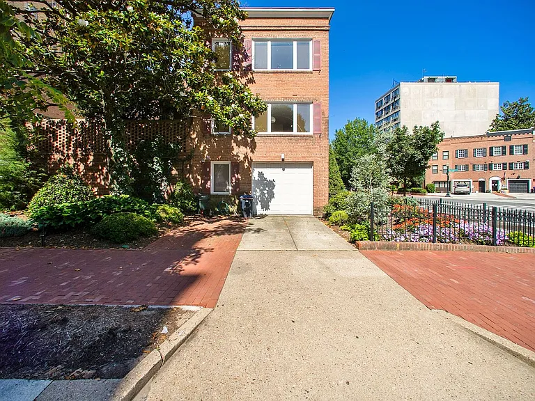 837 New Hampshire Ave NW — Photo 31