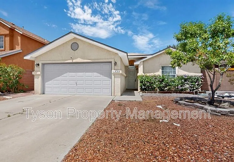 1409 Stoneway Dr NW — Photo 2