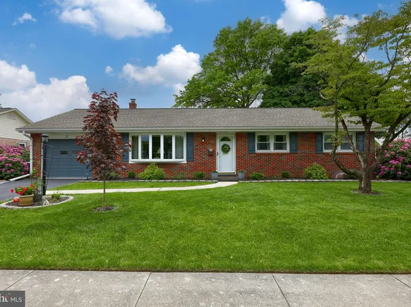 17 Holly Dr, Palmyra, PA 17078