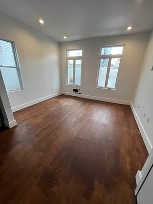 Rented by Delmark Realty LLC | media 19