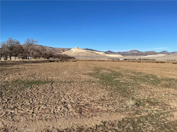 20028 Tehachapi Willow Springs Rd, Tehachapi, CA 93561
