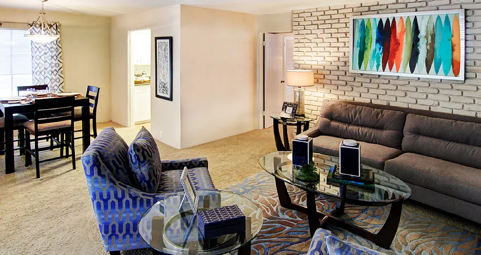 Galleria Court Apartments — Photo 2