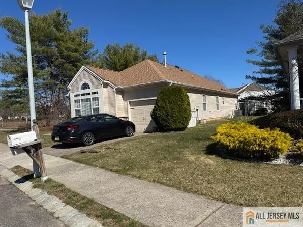 1 Belvedere Dr, Manchester, NJ 08759