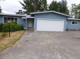 776 Crestview Dr, Reedsport, OR 97467