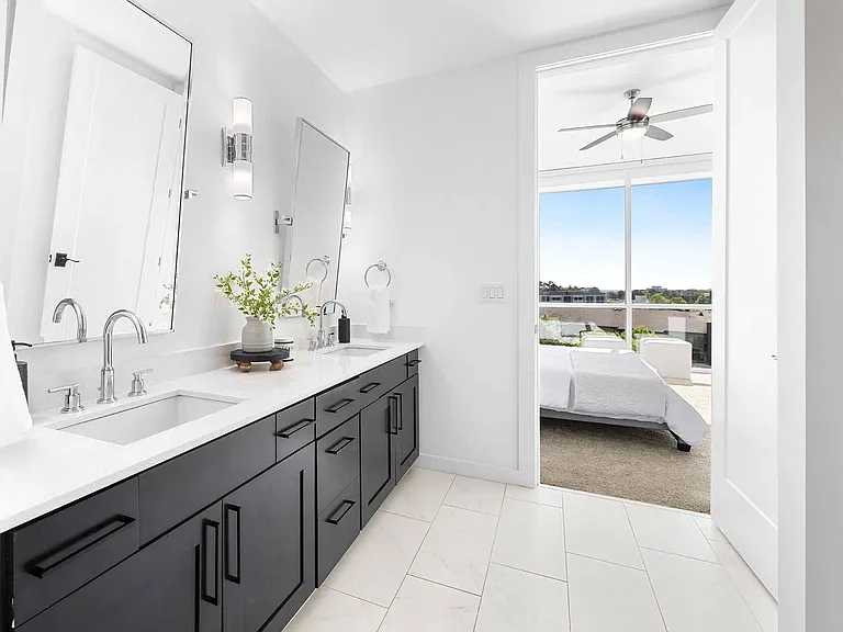 The Huntley Luxury Apartments — Photo 12