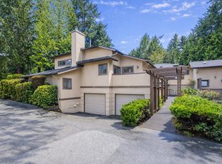 12745 16th Ave #104, Surrey, BC V4A 1N2