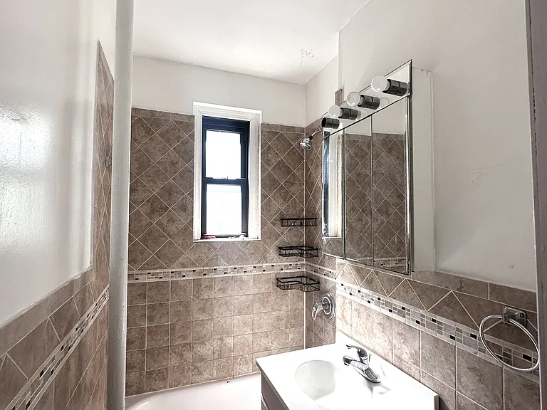 21-48 35th St #3C — Photo 12