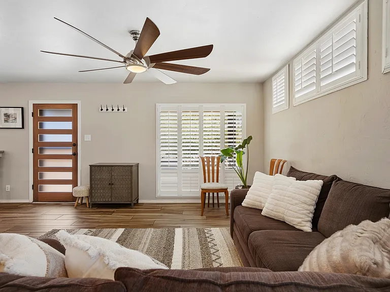2626 E Hedrick Dr — Photo 19