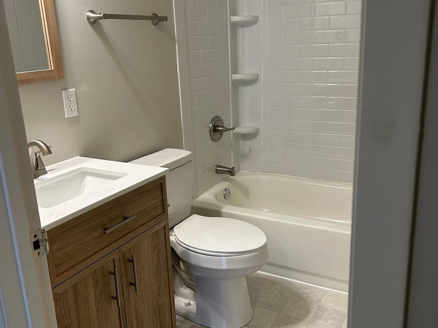 1314 Mayfield Ln — Photo 3