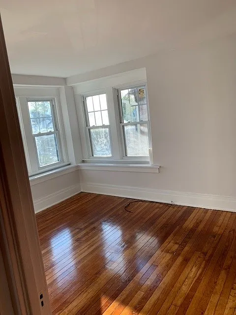 3 bed, 1.5 bath, 1208 sqft, $1,800 — Photo 4