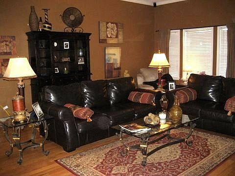 2nd image of 2505 Coco Palm Dr