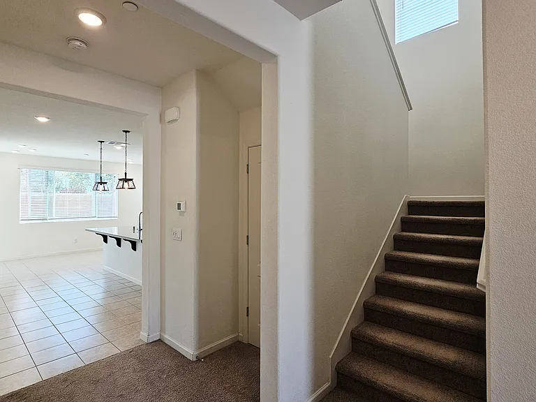 5444 Gallier Loop — Photo 4