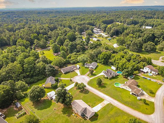 2nd image of 31 Crabapple Pl
