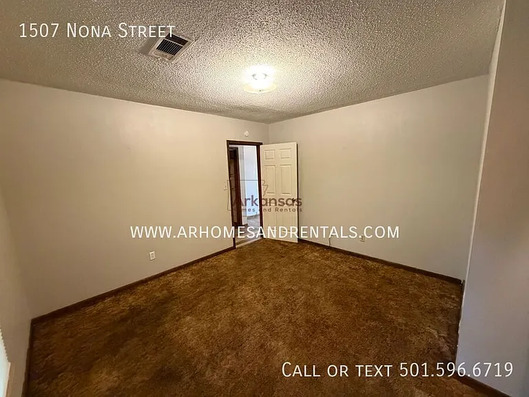 1507 Nona St — Photo 8
