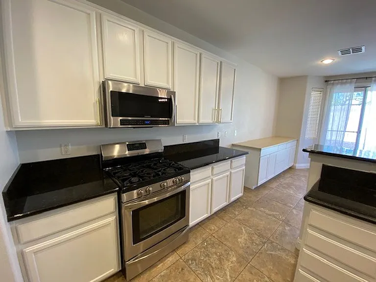 8065 Caspian Moon Dr — Photo 9