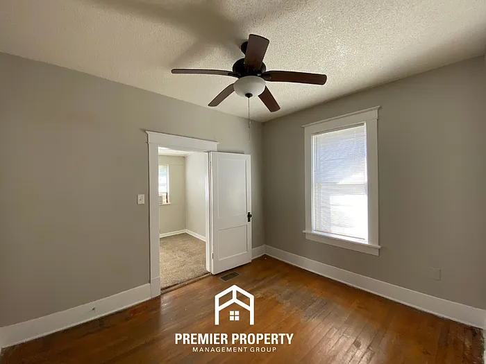 696 N Willett St — Photo 16