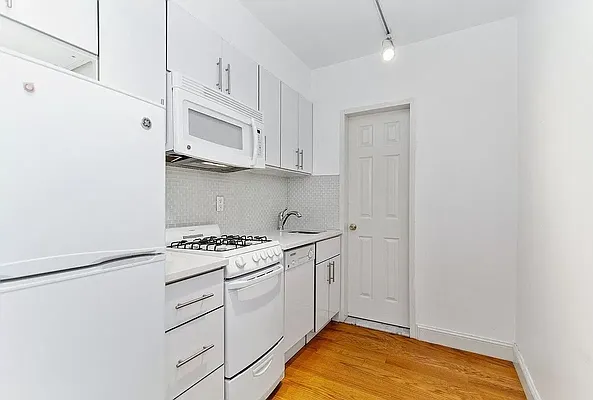 Rented by REAL New York | media 11