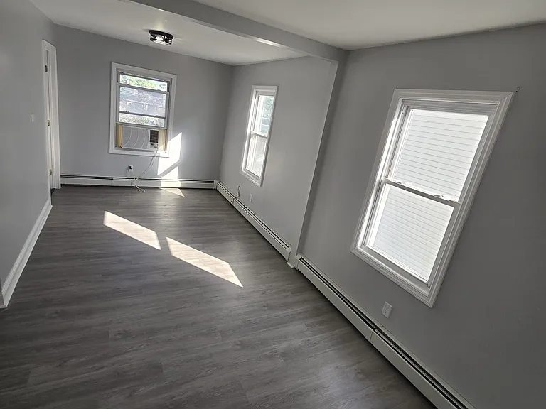 19 E 19th St #2 — Photo 3