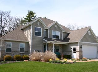 12847 Summerset Dr, Grand Haven, MI 49417