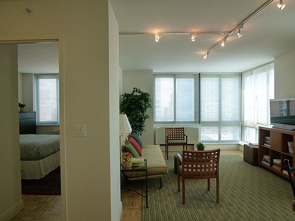 5th image of 1500 Lexington Ave APT 12B