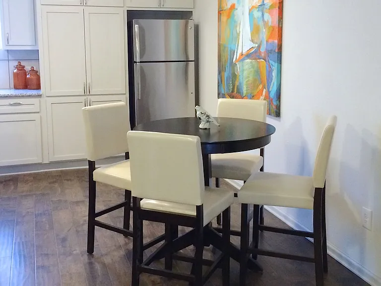 BlueBird Apartments — Photo 8