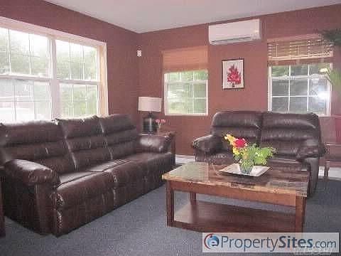 4th image of 32 Birch Ct