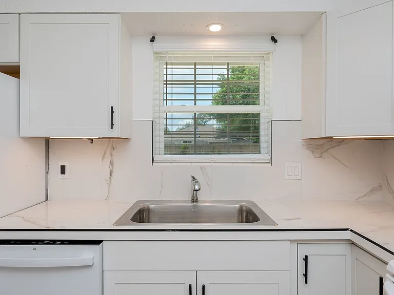 1416 Palm Blvd S — Photo 15