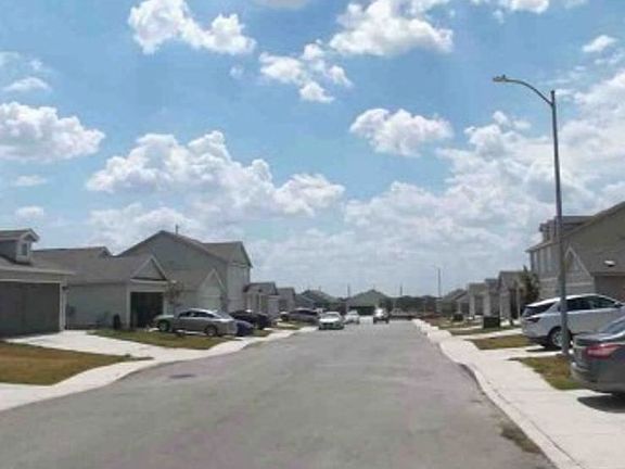 Exterior Neighborhood (street photo)